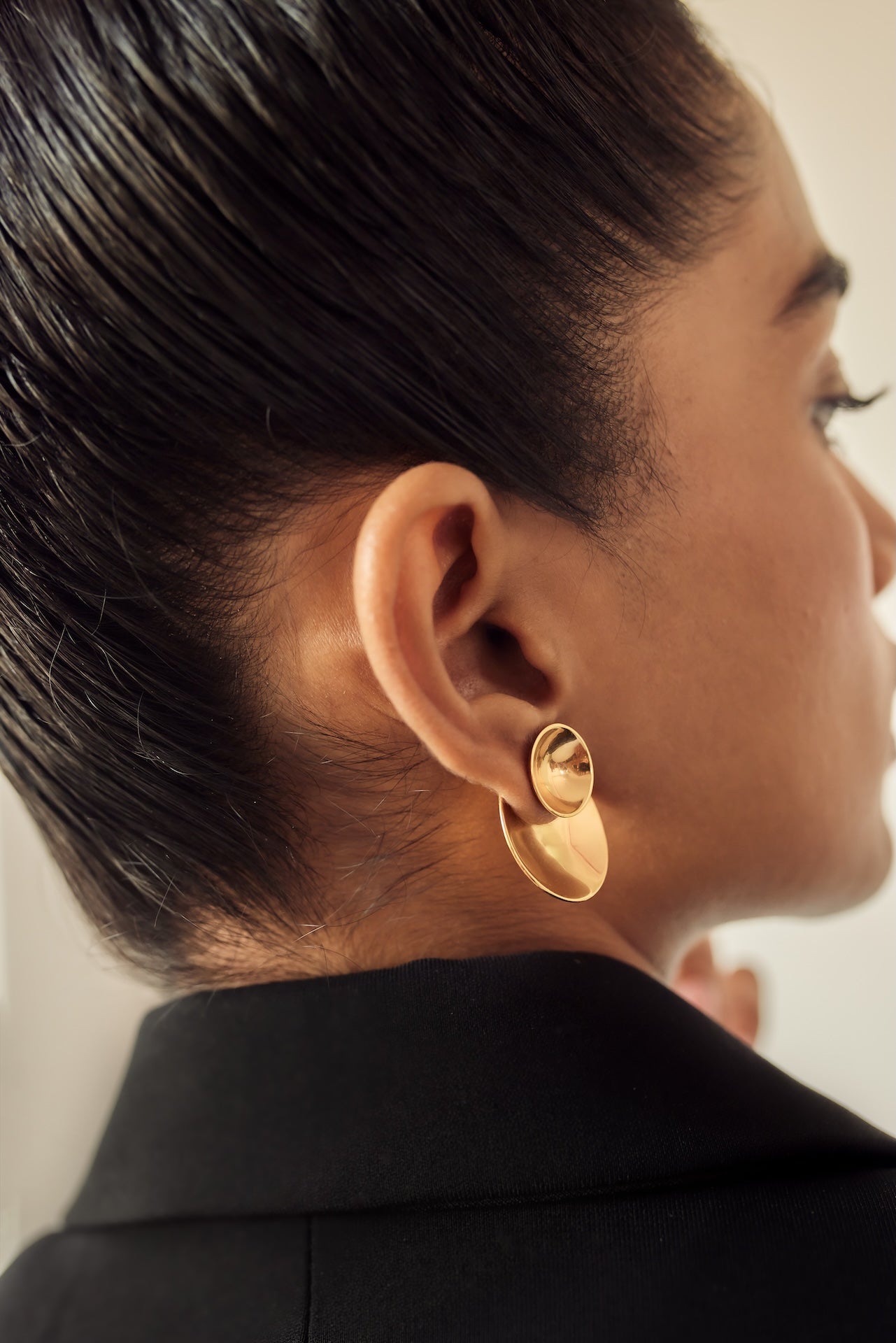 VERSATILE DOUBLE DISC EARRINGS IN 18K GOLD MICRON POLISH