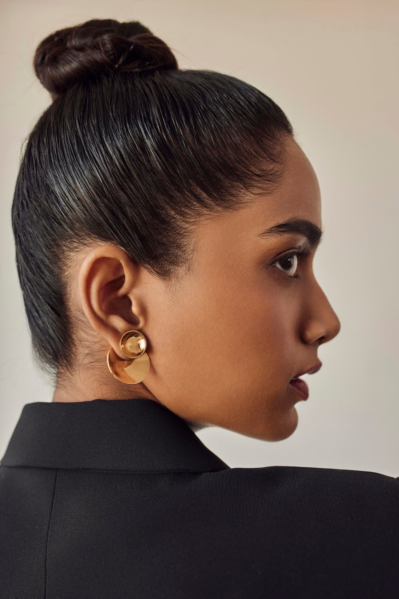 VERSATILE DOUBLE DISC EARRINGS IN 18K GOLD MICRON POLISH