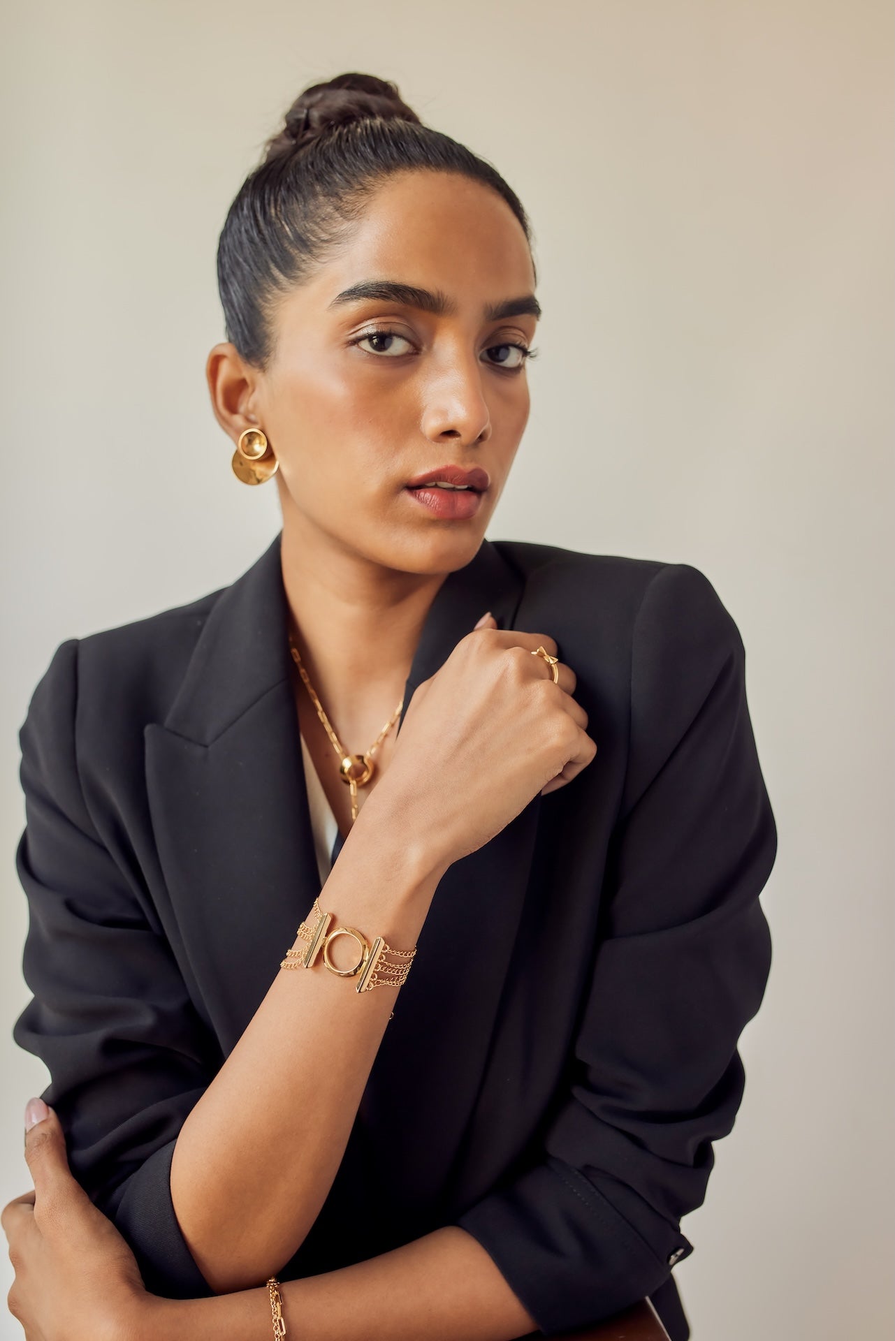 VERSATILE DOUBLE DISC EARRINGS IN 18K GOLD MICRON POLISH