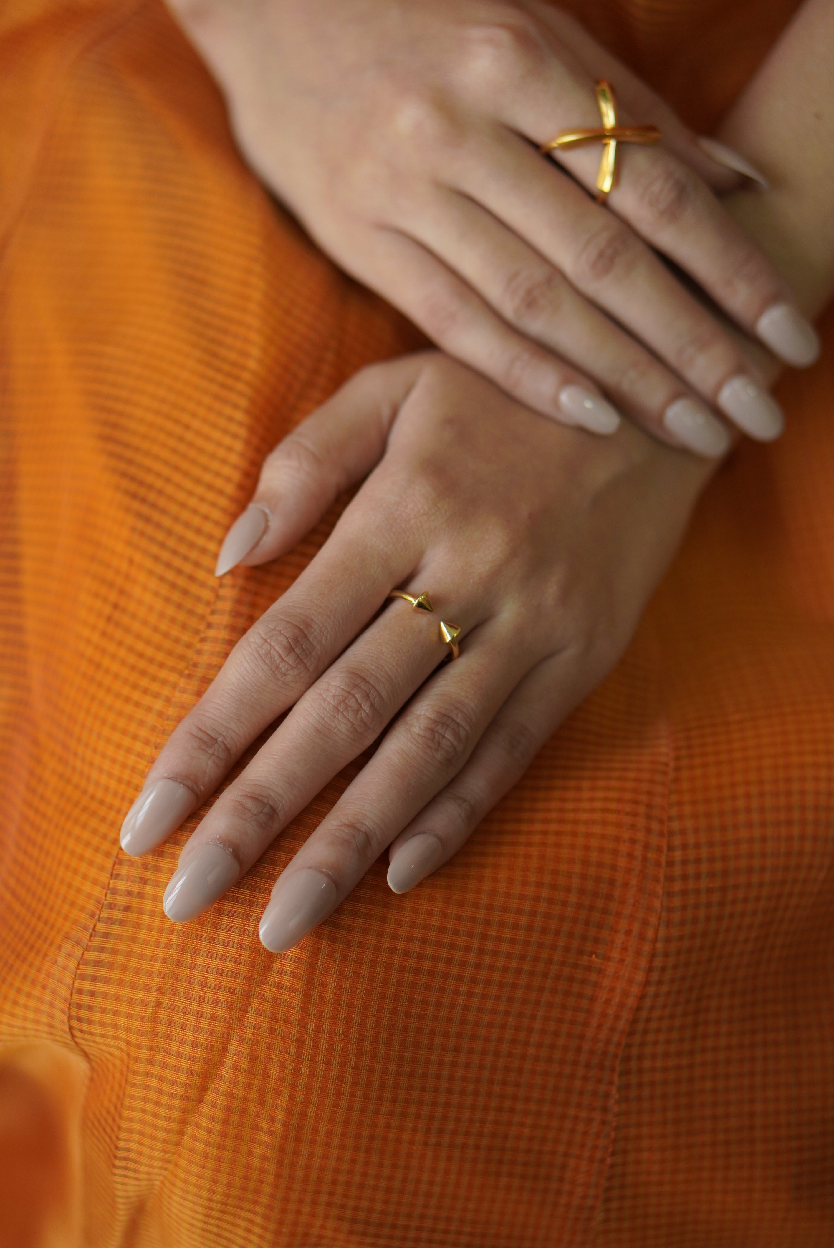 CONE-TIP RING IN 18K GOLD MICRON POLISH