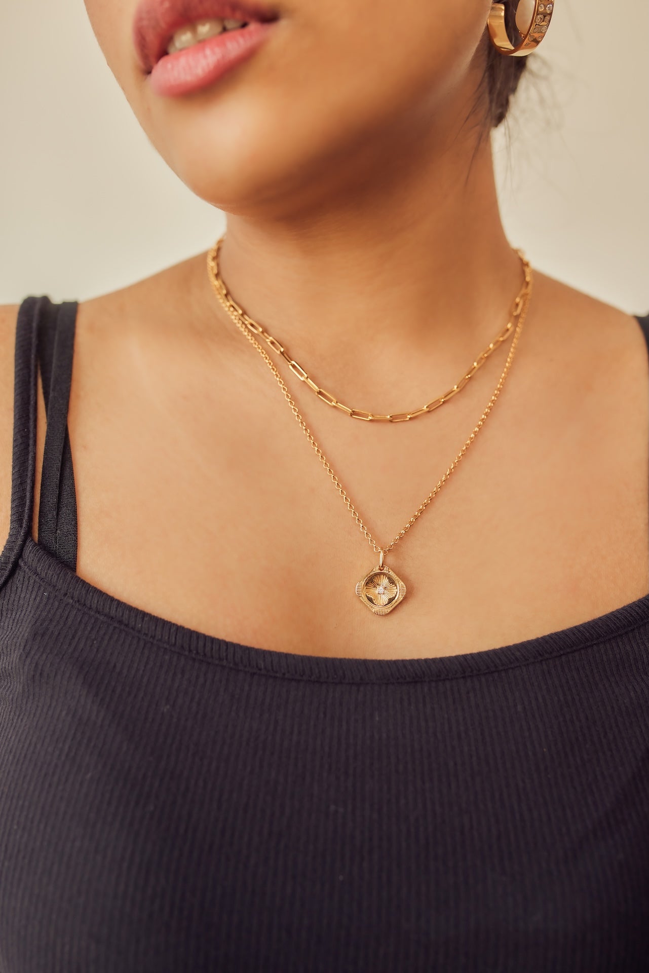 QUADRI FOIL PENDANT WITH CHAIN