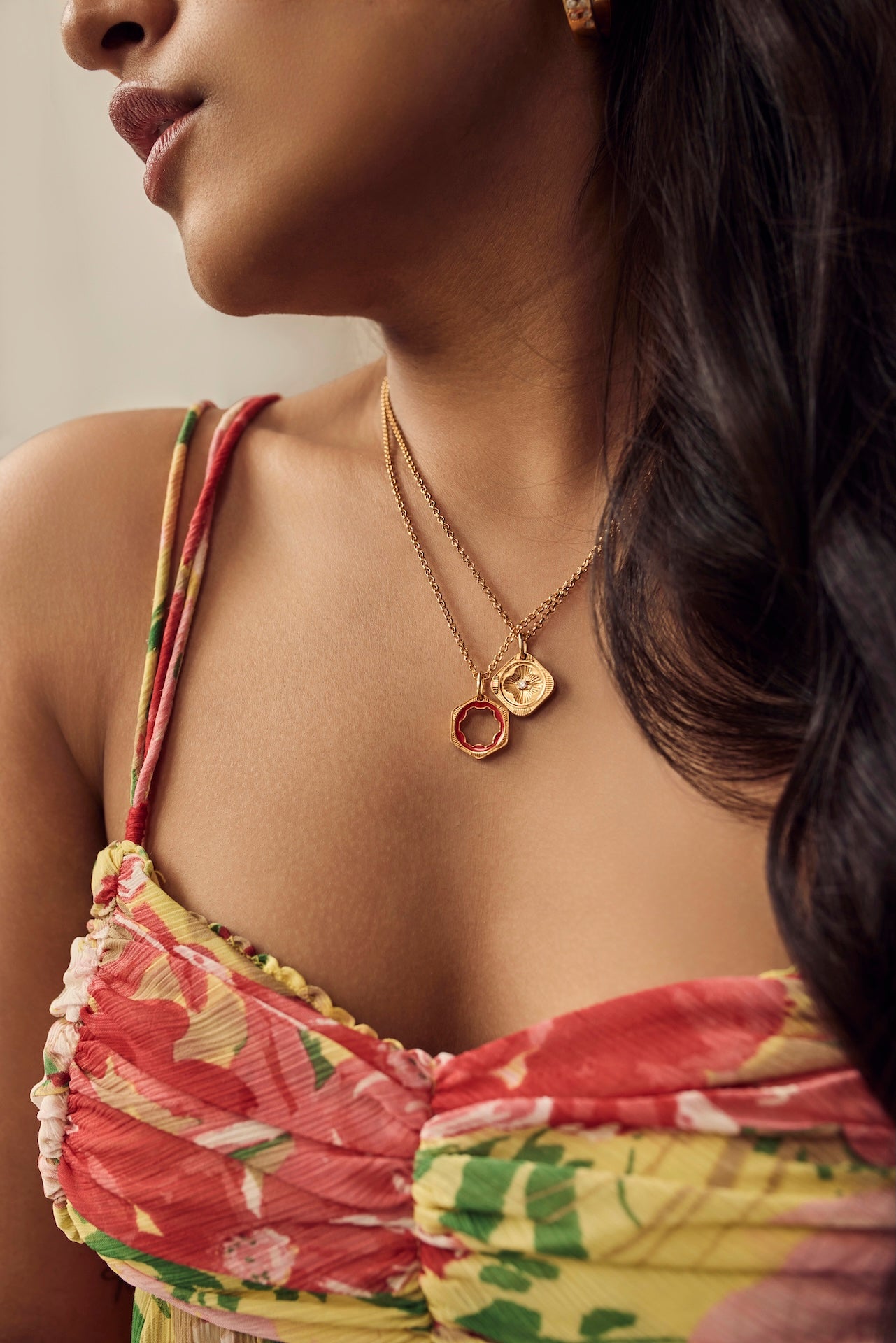 HEXA RED ENAMEL PENDANT WITH CHAIN IN 18K GOLD MICRON PLATING