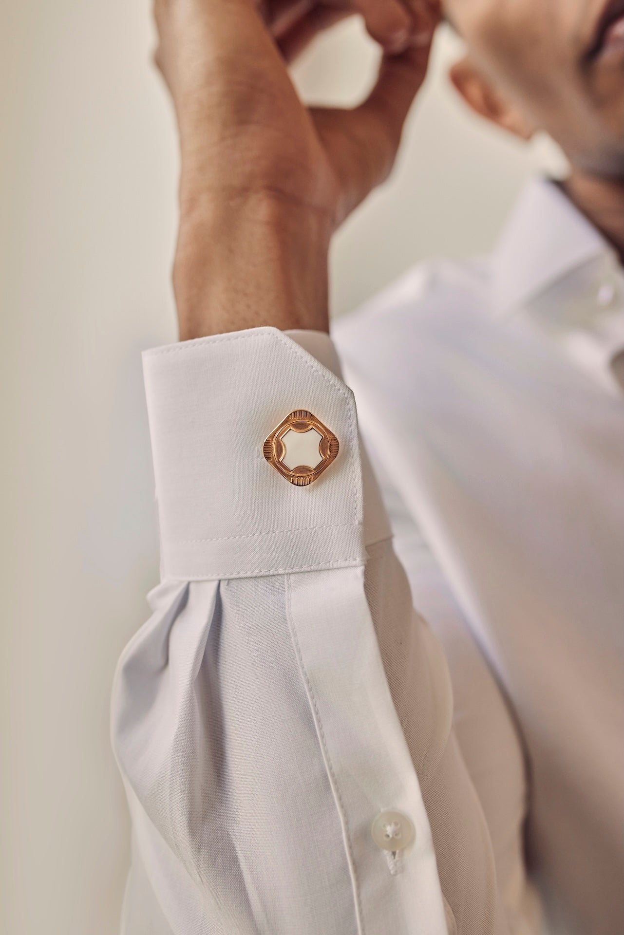 QUADRI QUAD MEN'S CUFFLINKS PAIR IN 18K GOLD MICRON POLISH (WHITE ENAMEL)