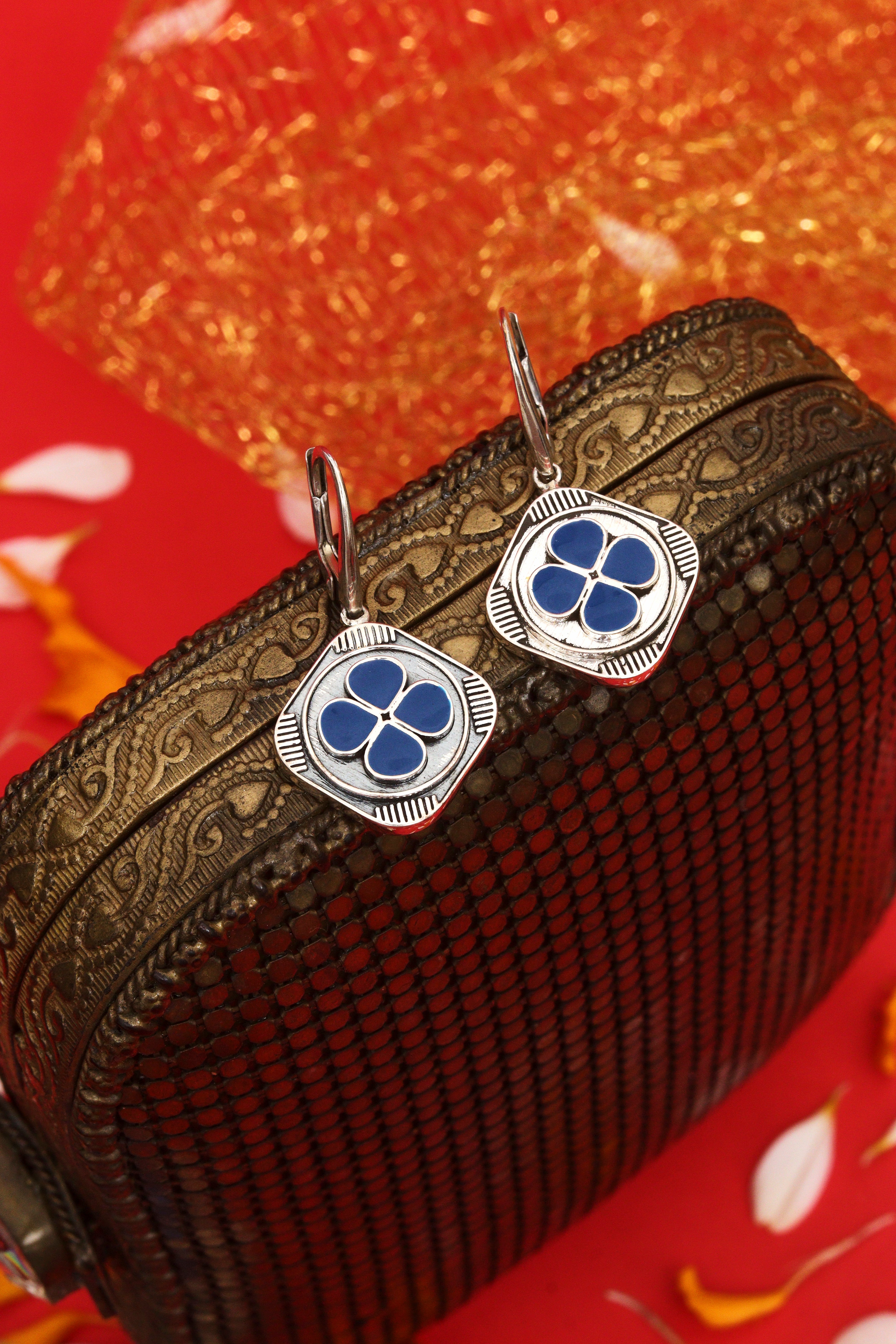 QUADRI CLOVER BLUE LONG EARRINGS IN OXIDISED POLISH