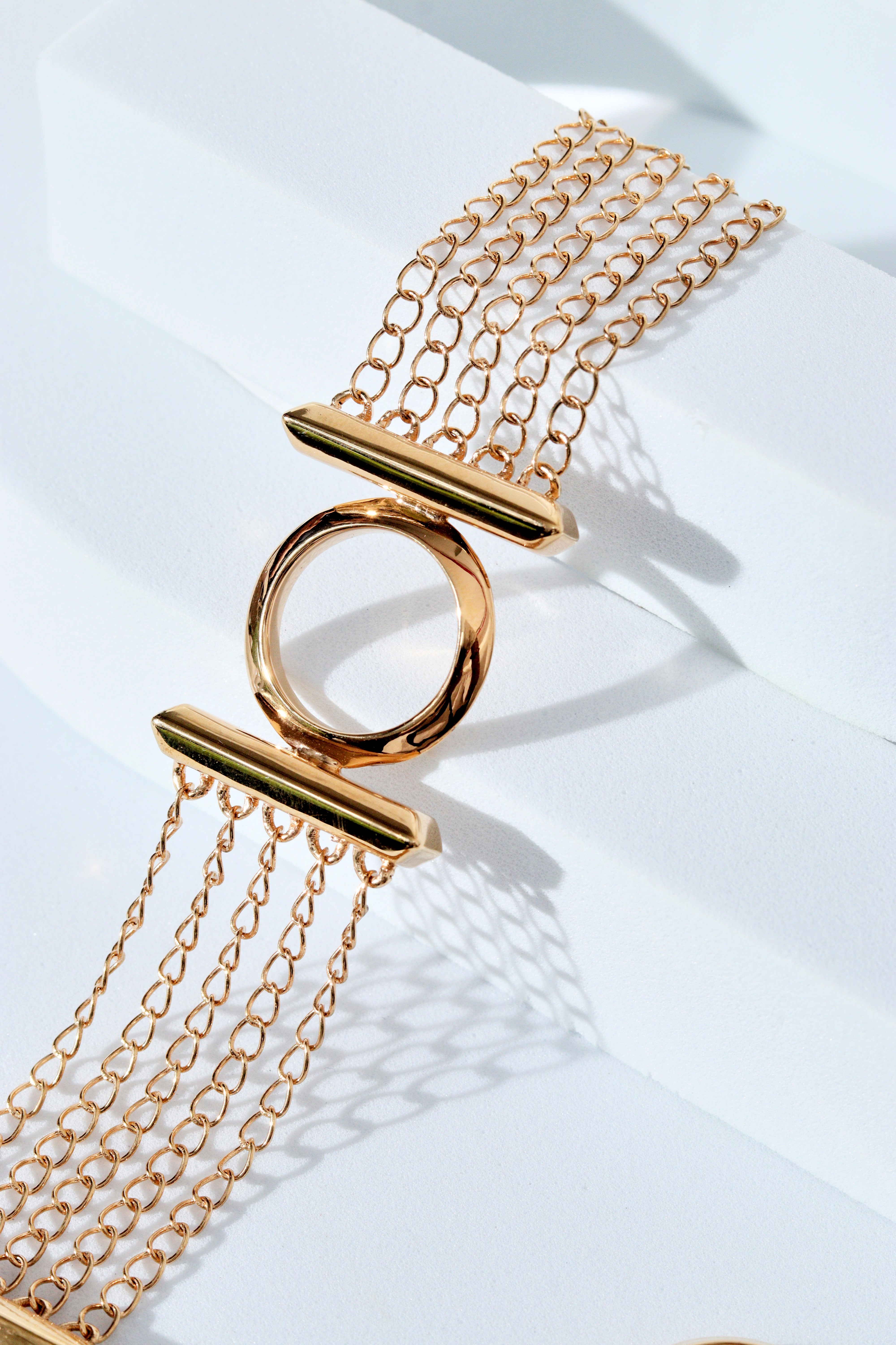 DISTINCTIVE IOI BRACELET IN 18K GOLD MICRON PLATING