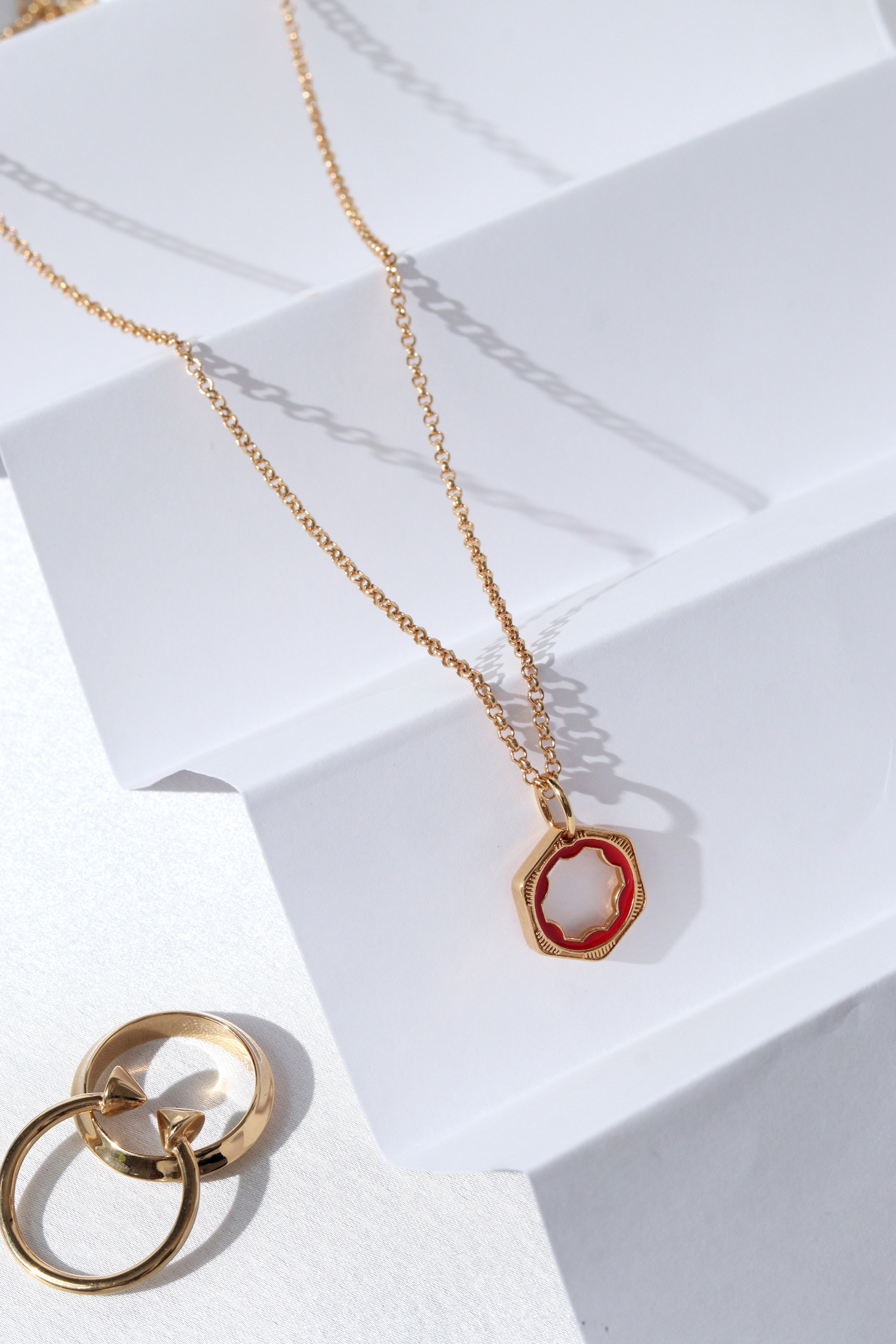 HEXA RED ENAMEL PENDANT WITH CHAIN IN 18K GOLD MICRON PLATING