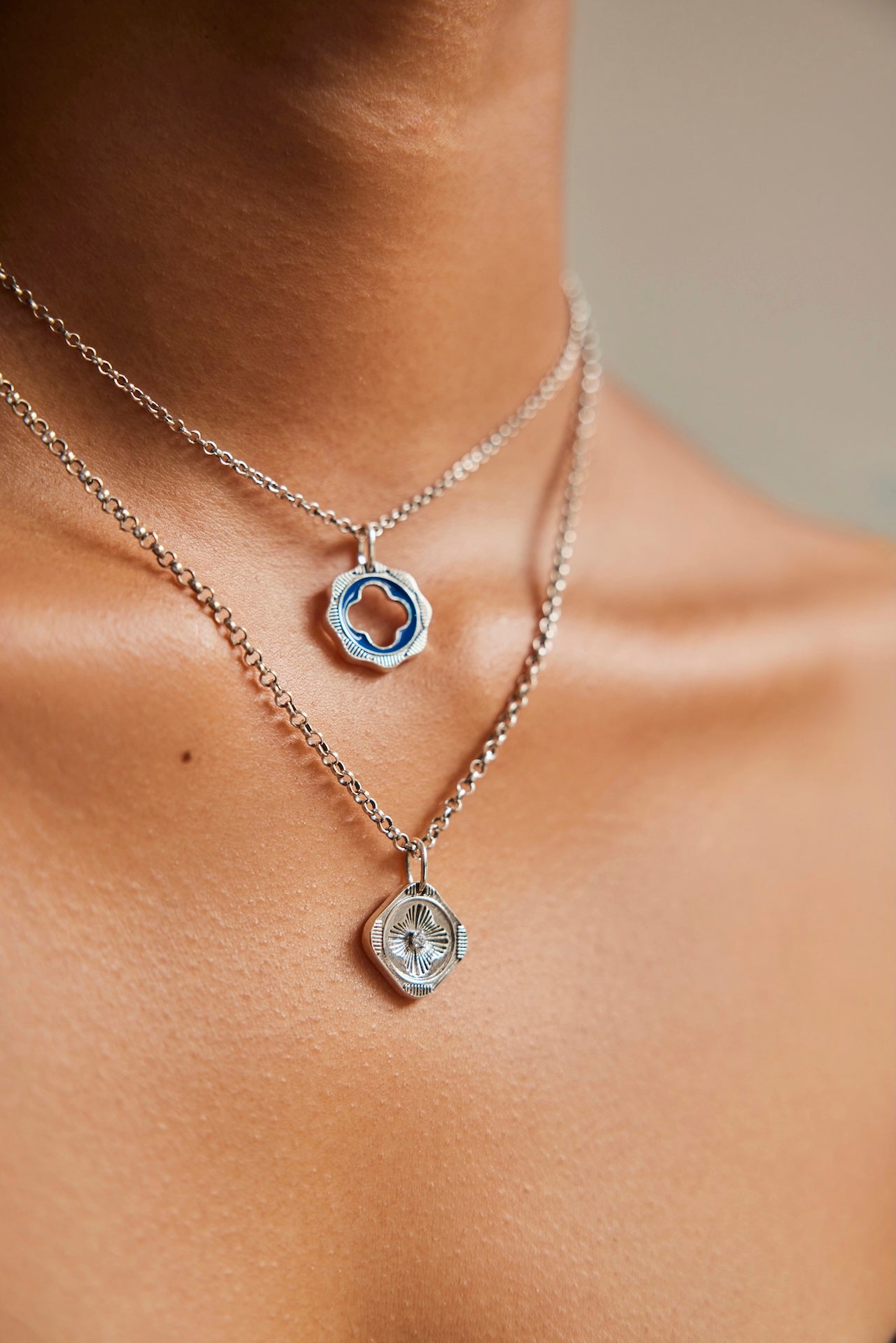 CLOVER BLUE ENAMEL PENDANT WITH CHAIN IN OXIDISED POLISH