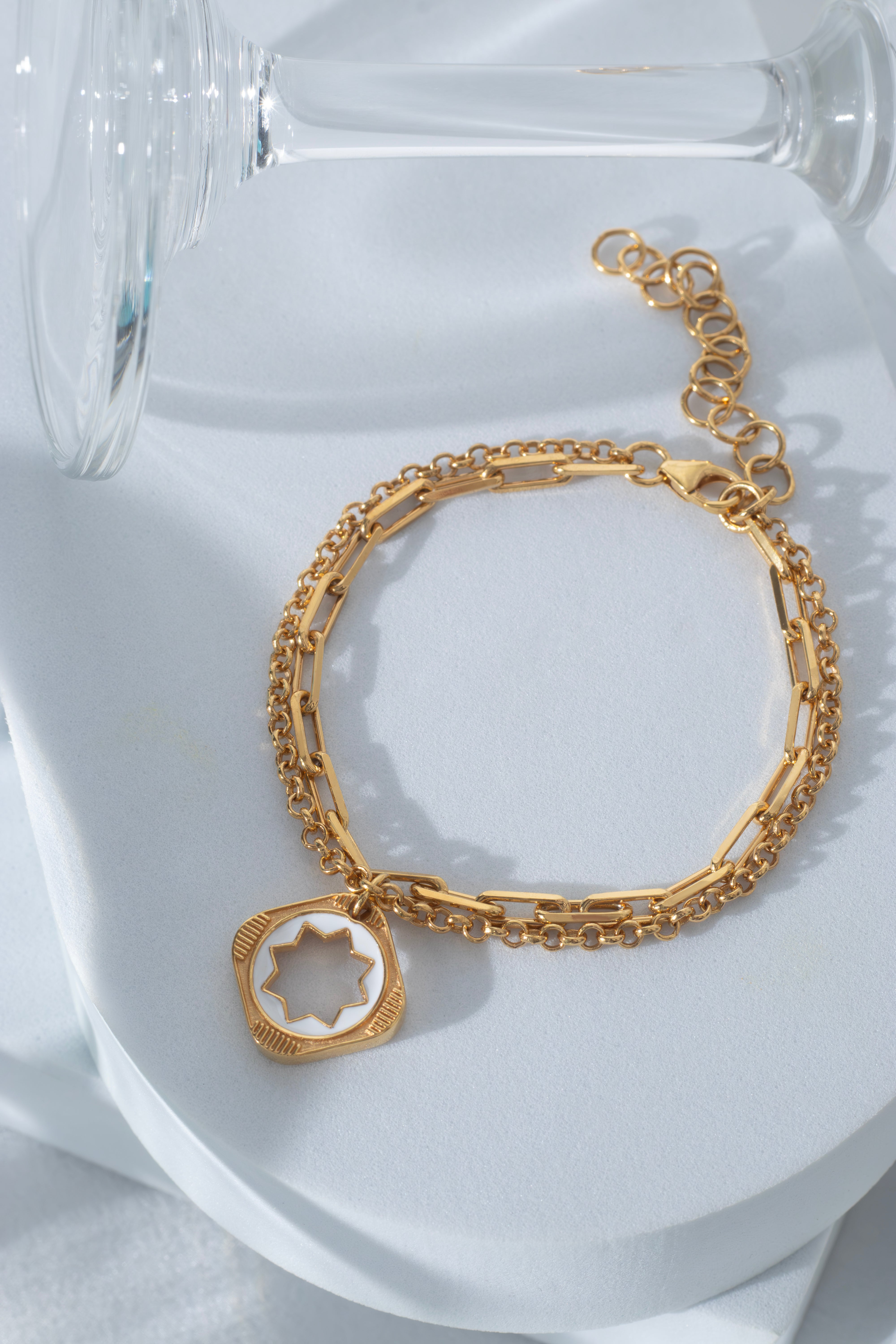 HEXA STAR WHITE ENAMEL BRACELET IN 18K GOLD MICRON PLATING