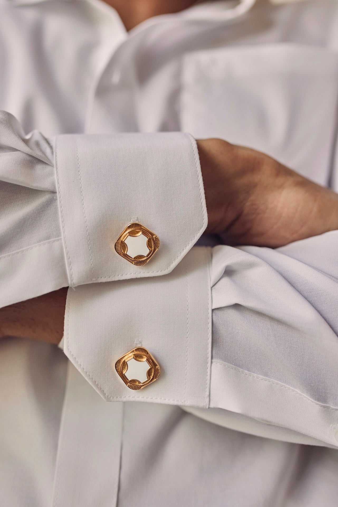 QUADRI QUAD MEN'S CUFFLINKS PAIR IN 18K GOLD MICRON POLISH (WHITE ENAMEL)