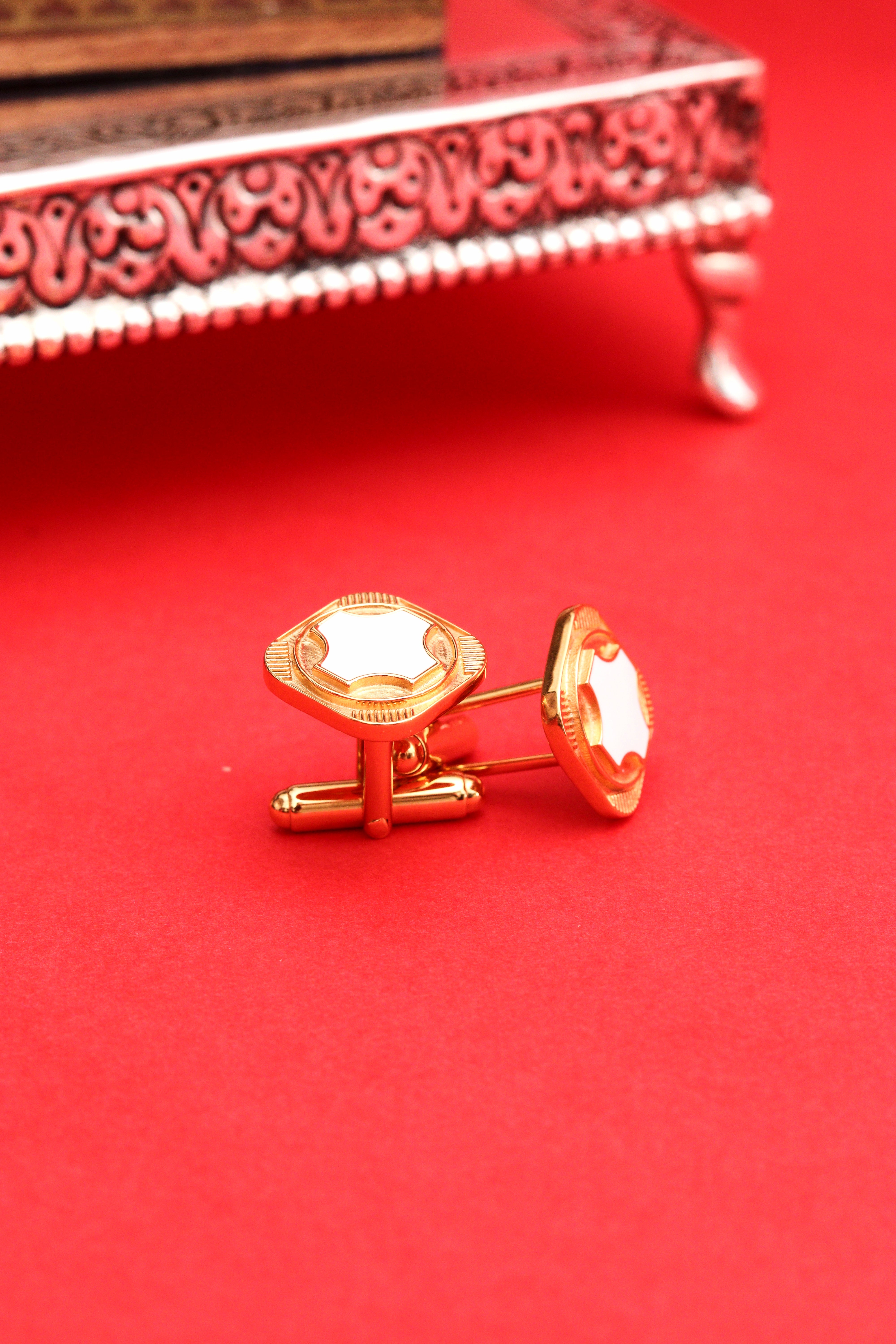 QUADRI QUAD MEN'S CUFFLINKS PAIR IN 18K GOLD MICRON POLISH (WHITE ENAMEL)